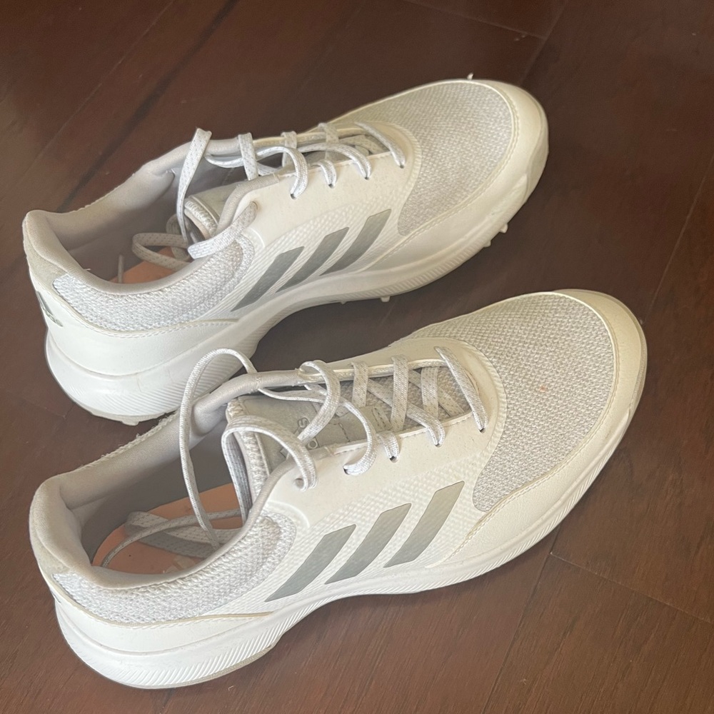 Very gently used womens Adidas golf cleats. Size 9. Worn less than five times.